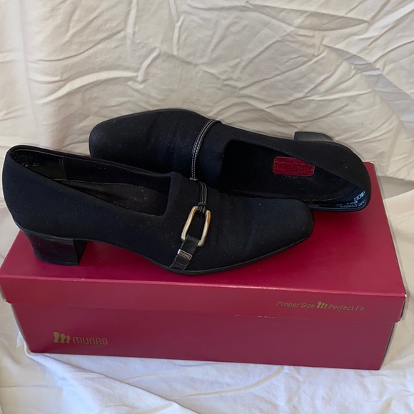 Munro American Black Cindi Shoes size 8